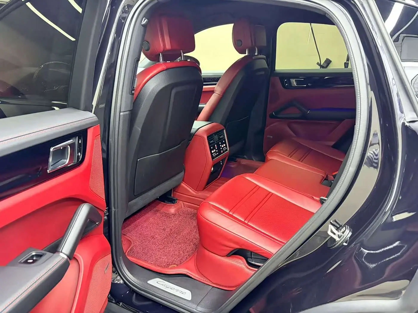 Porsche Cayenne 2021 — Photo 5/10