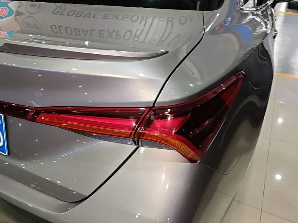 Toyota Avalon 2022 — Photo 7/19