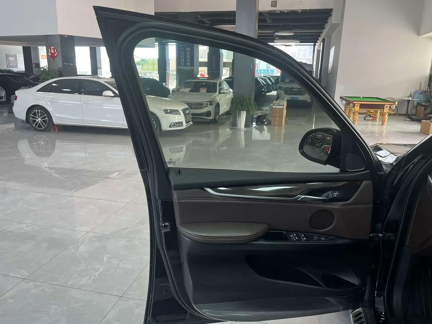 BMW X5 2015 — Photo 13/18