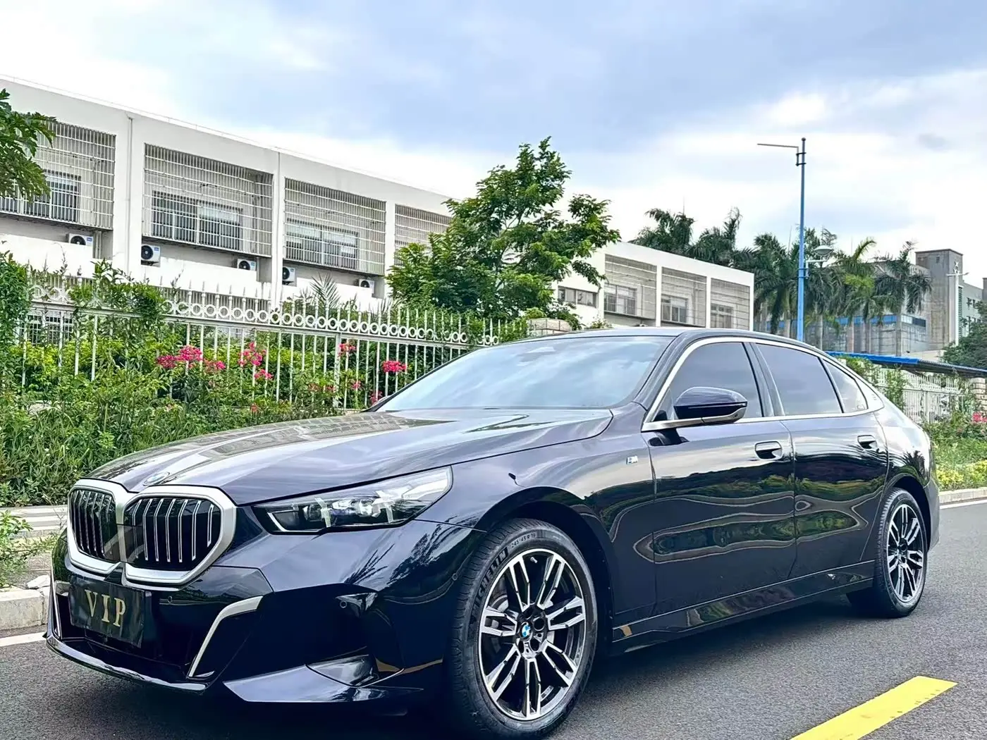 BMW 5 Series 2025 — Фото 1/15