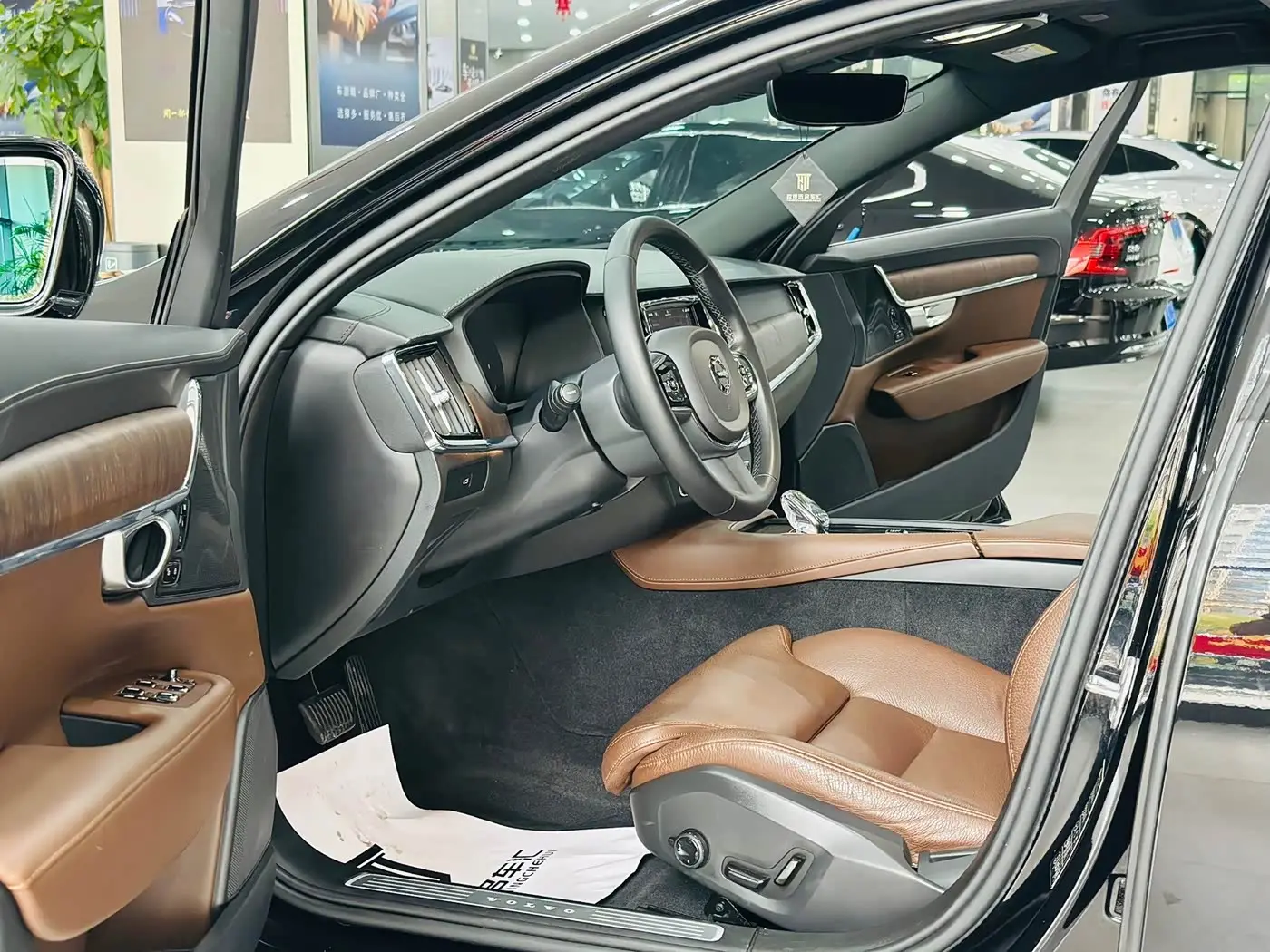 Volvo S90 2023 — Фото 4/13