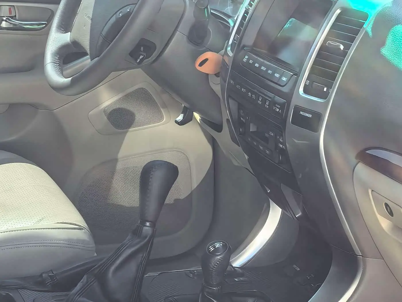 Toyota Prado 2010 — Photo 10/20