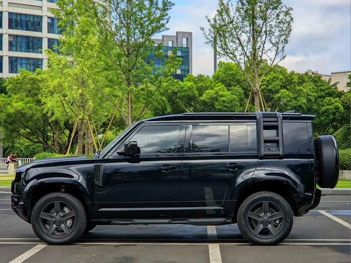 Land Rover Defender 2024 — Photo 3/16