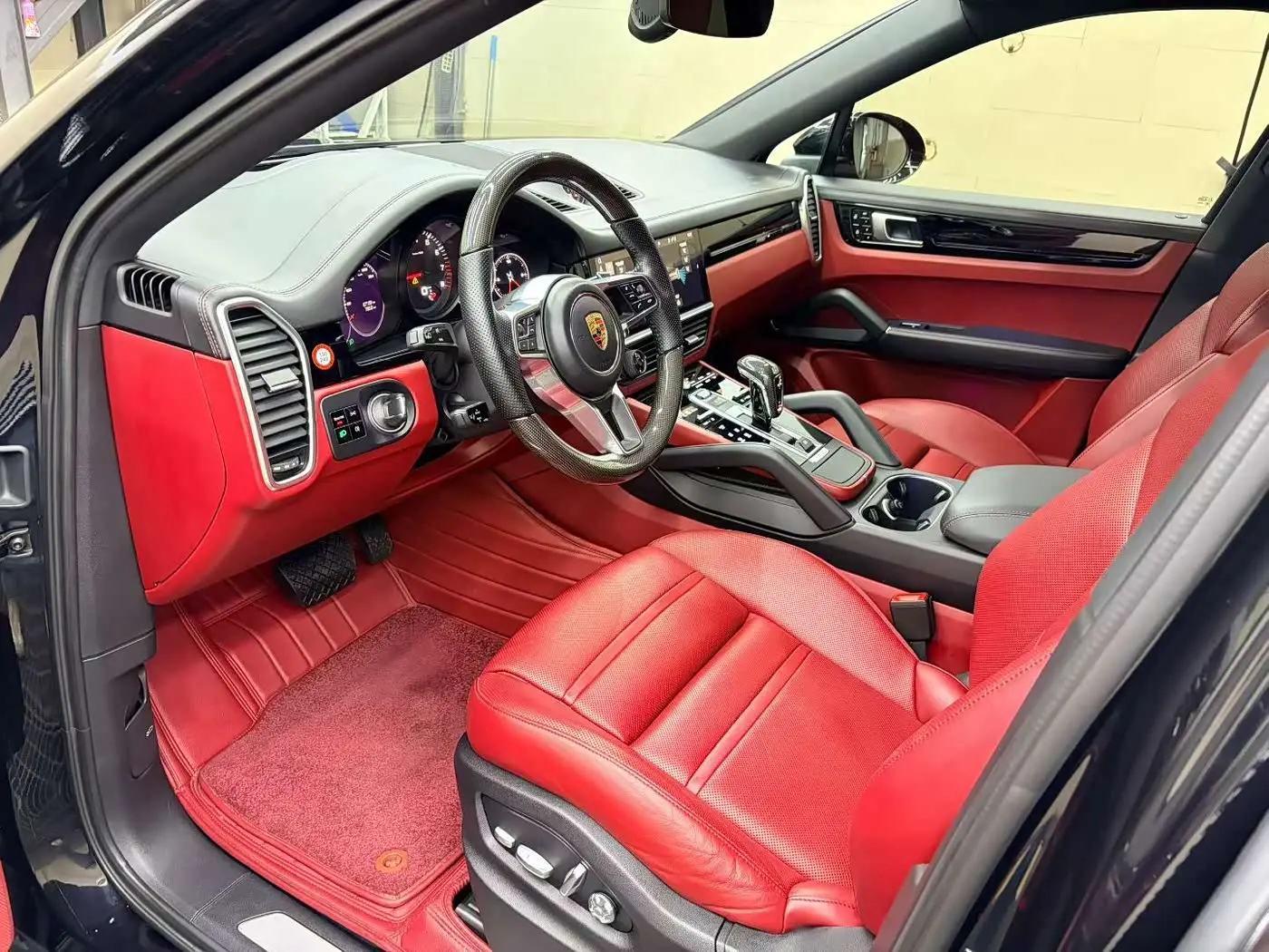 Porsche Cayenne 2021 — Photo 4/10