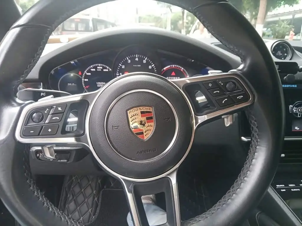 Porsche Cayenne 2019 — Фото 11/20