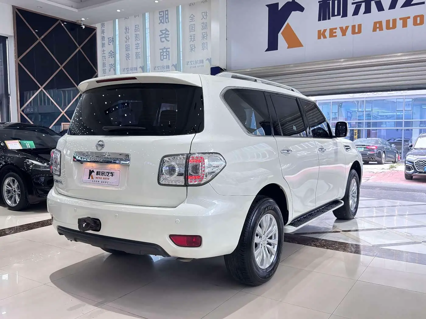 Nissan Patrol 2020 — Photo 12/15