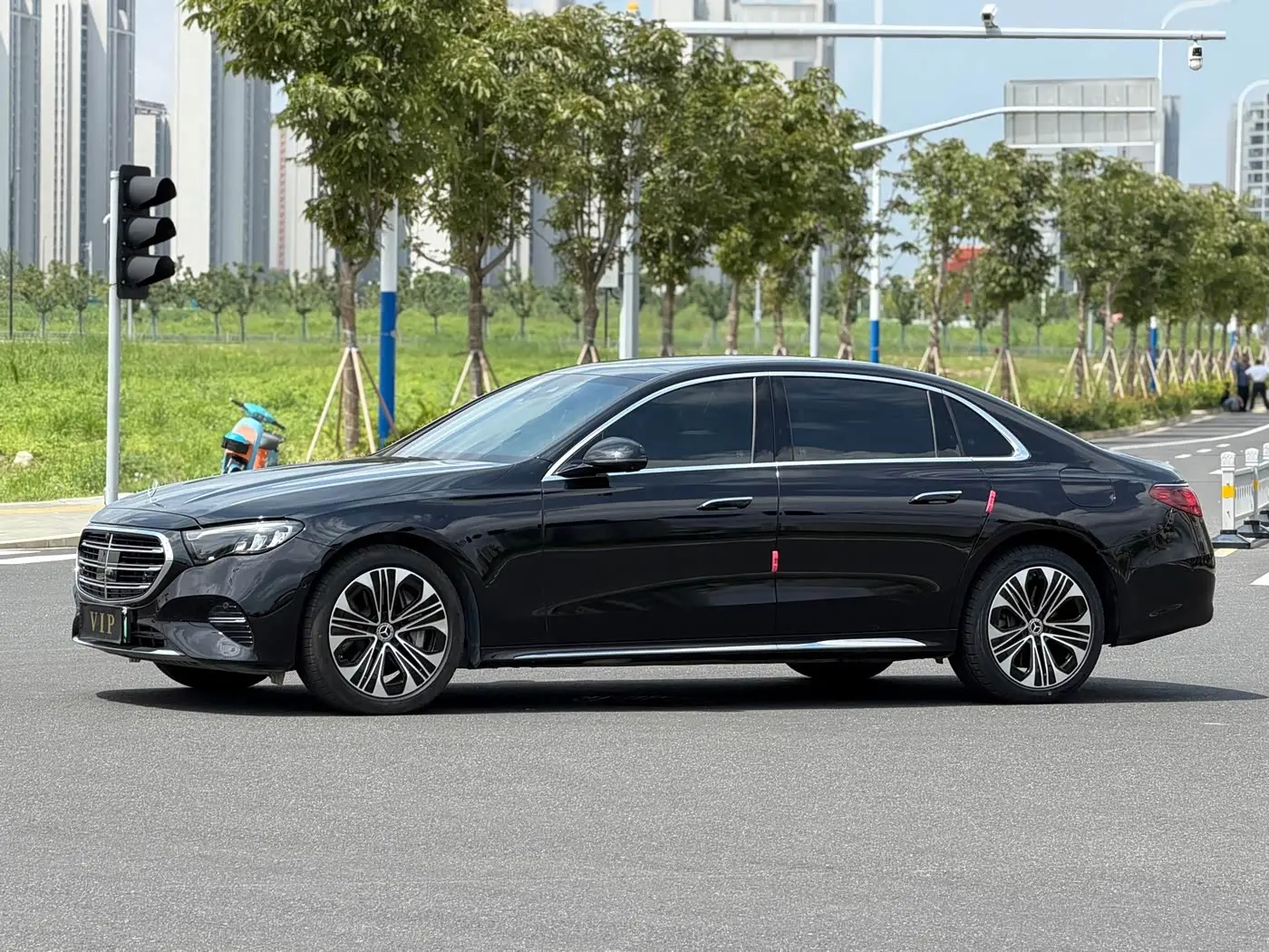Mercedes-Benz E-Class New Energy 2025 — Фото 10/18