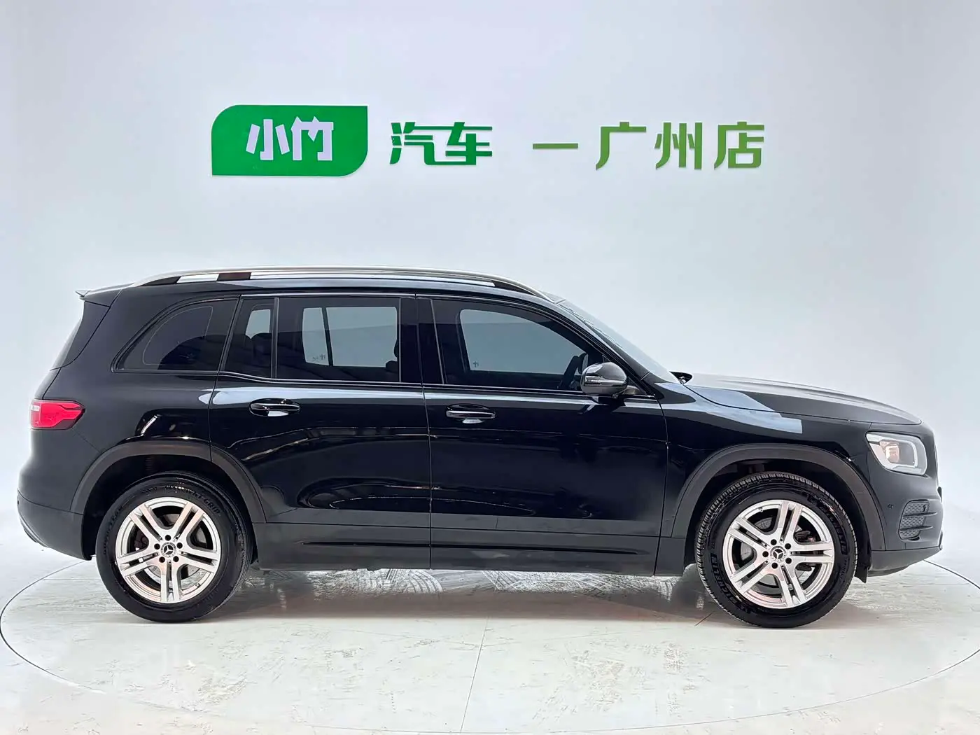 Mercedes-Benz GLB 2021 — Фото 5/20
