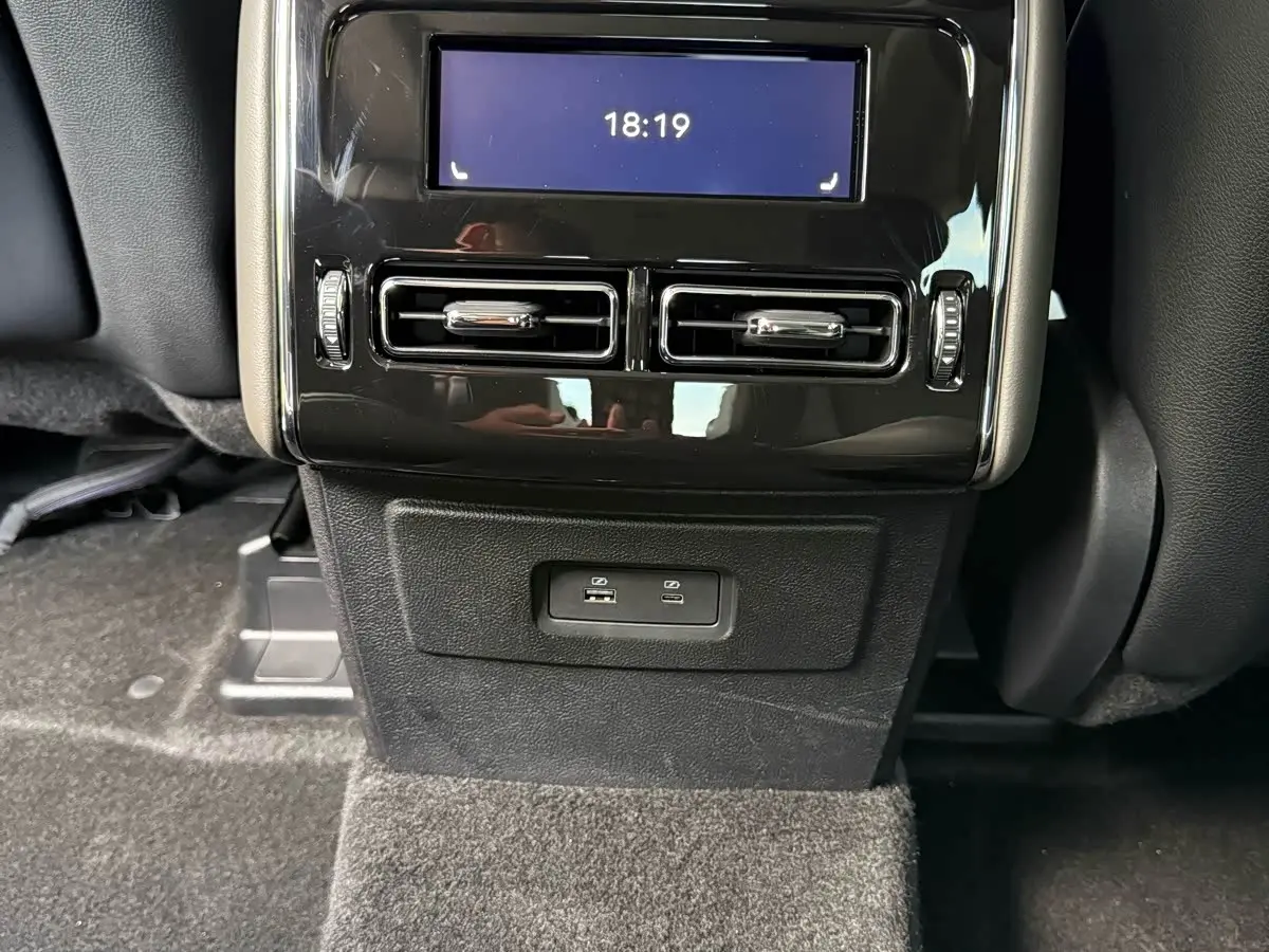Lincoln Aviator 2025 — Photo 13/20