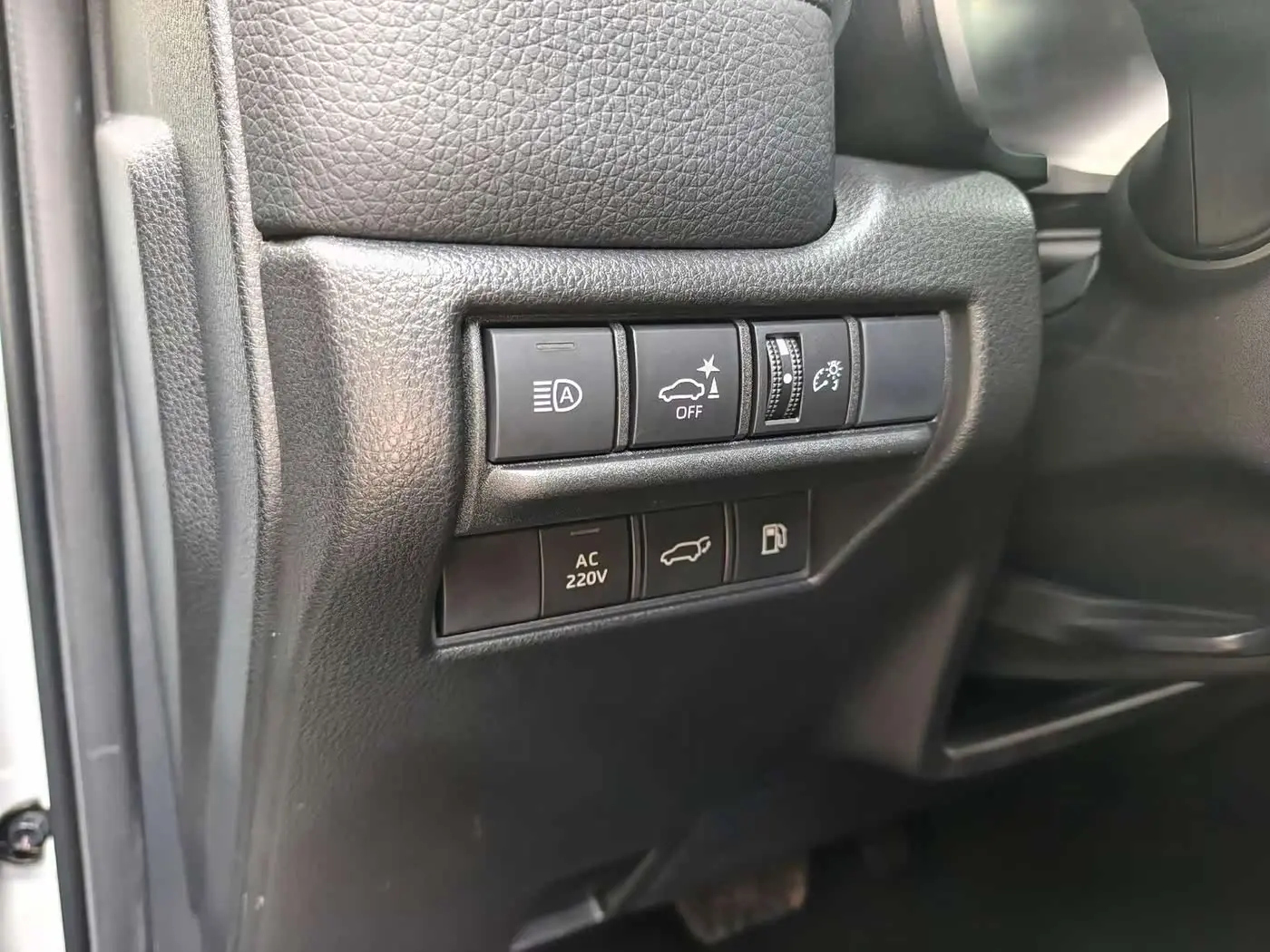 Toyota Prado 2024 — Photo 14/19