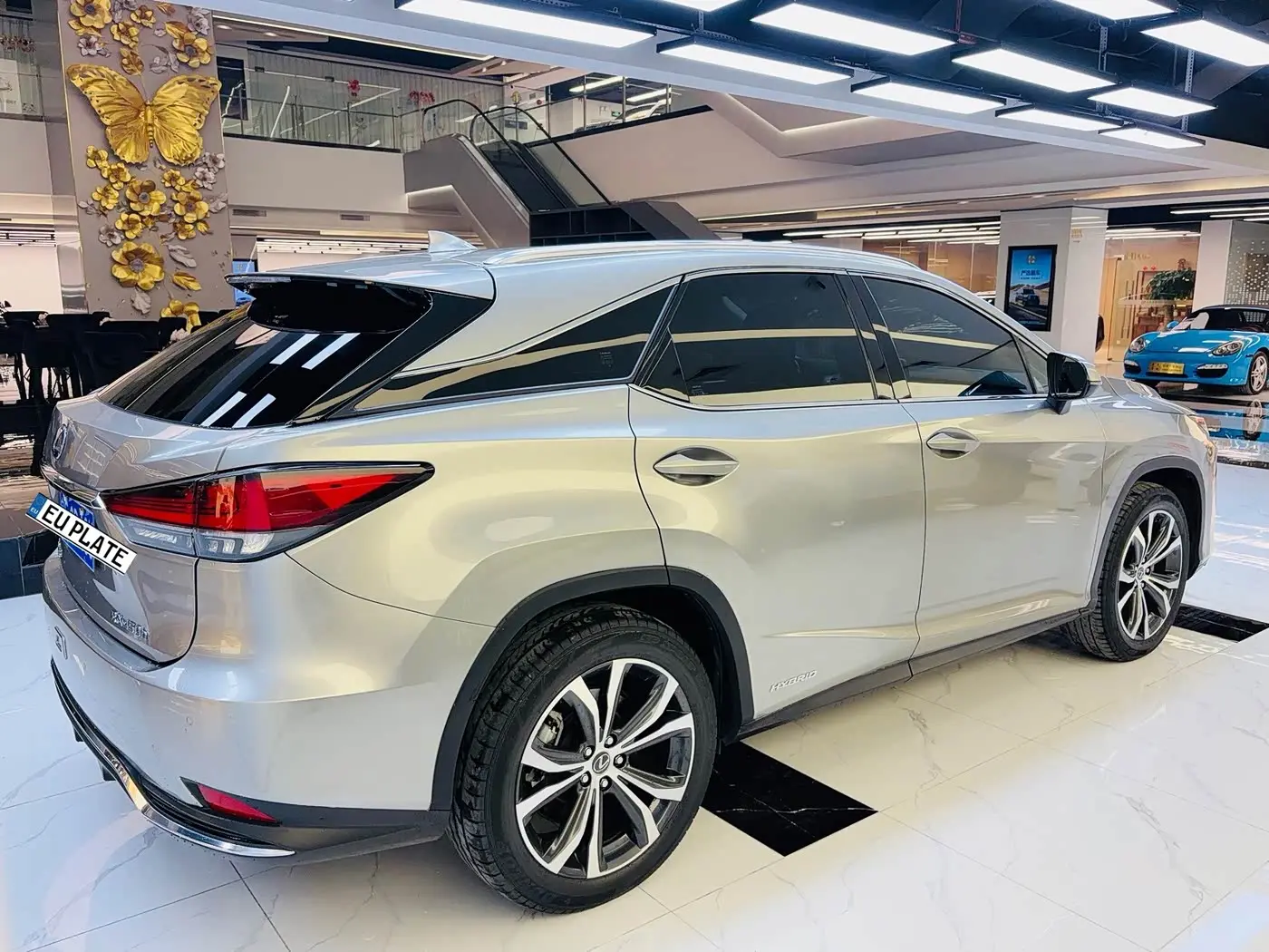 Lexus RX 2019 — Photo 6/20