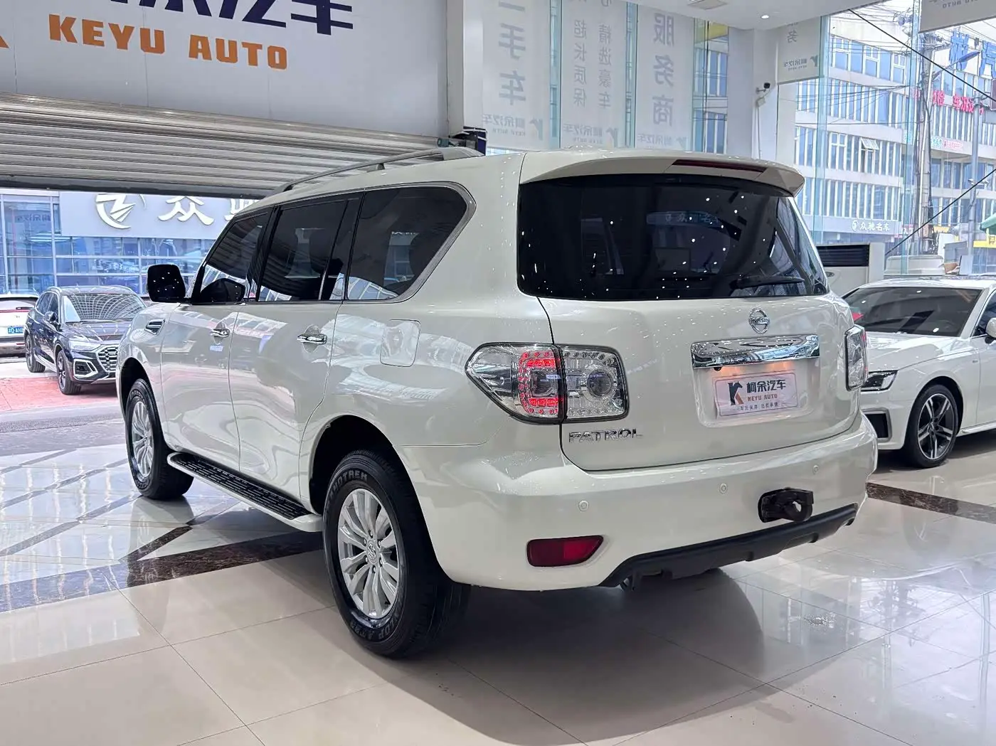 Nissan Patrol 2020 — Photo 14/15