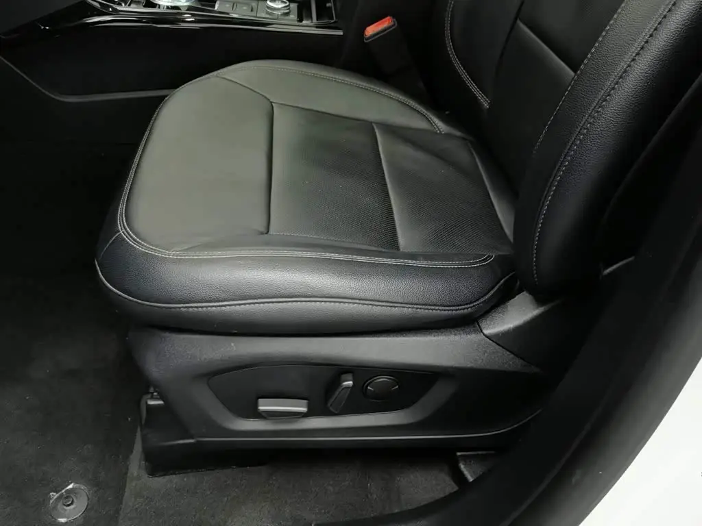 Ford Explorer 2021 — Фото 20/20