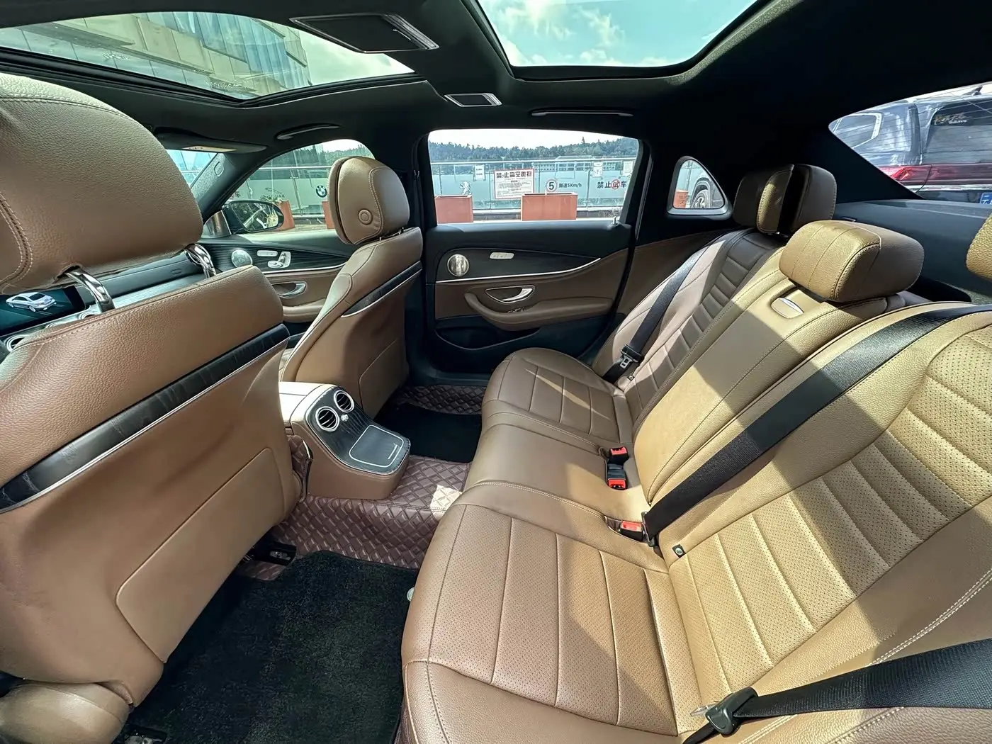 Mercedes-Benz E-Class 2021 — Фото 5/20