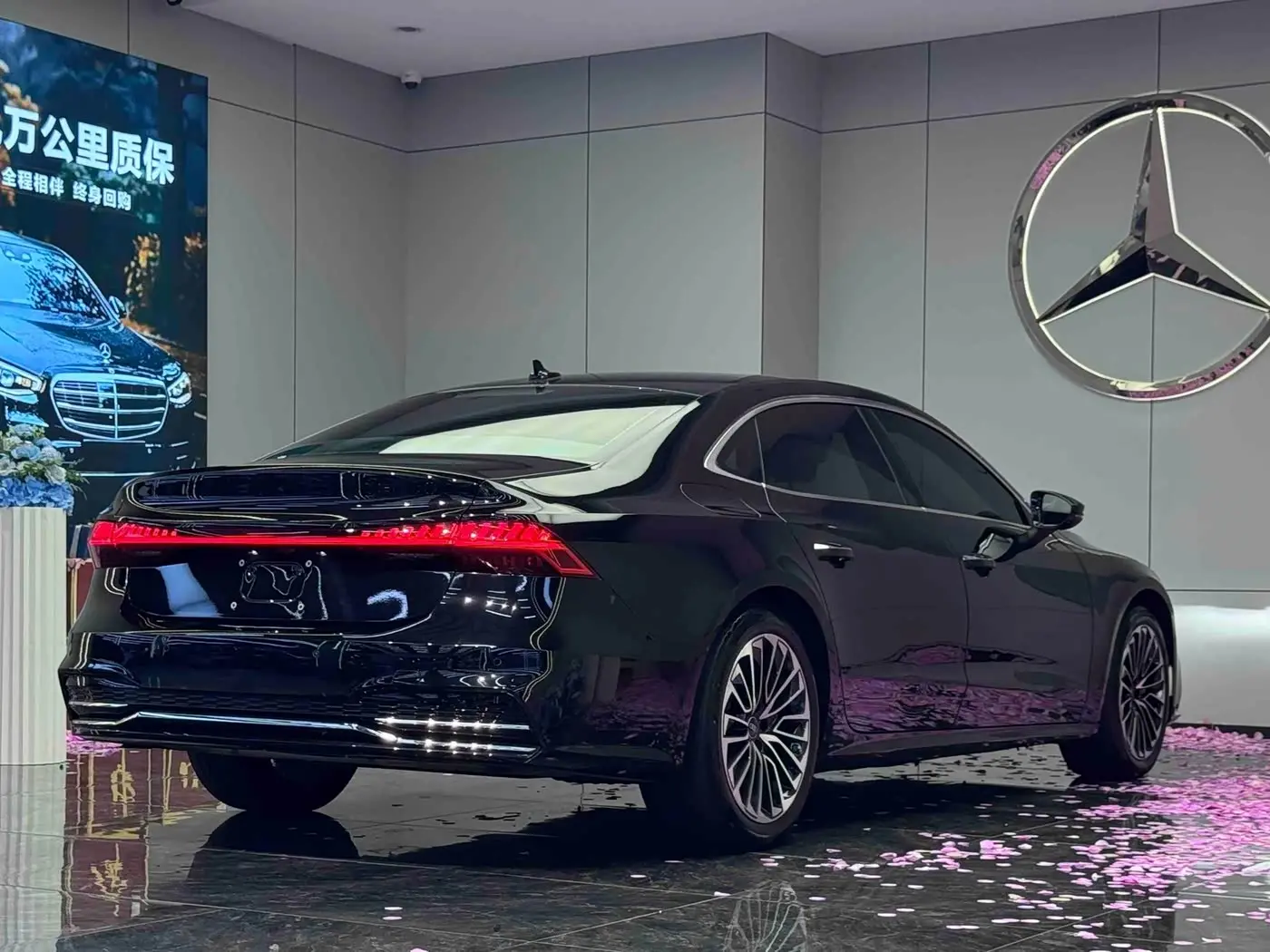 Audi A7L 2024 — Şəkil 7/9