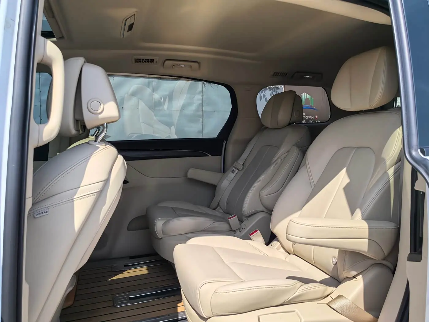 Buick GL8 2023 — Photo 8/18