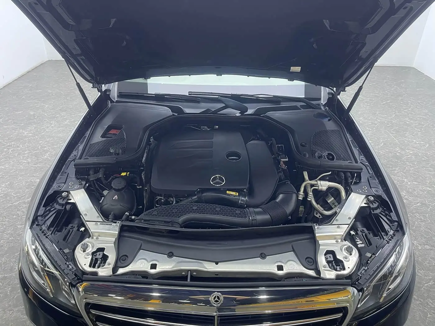 Mercedes-Benz E-Class 2019 — Фото 19/20