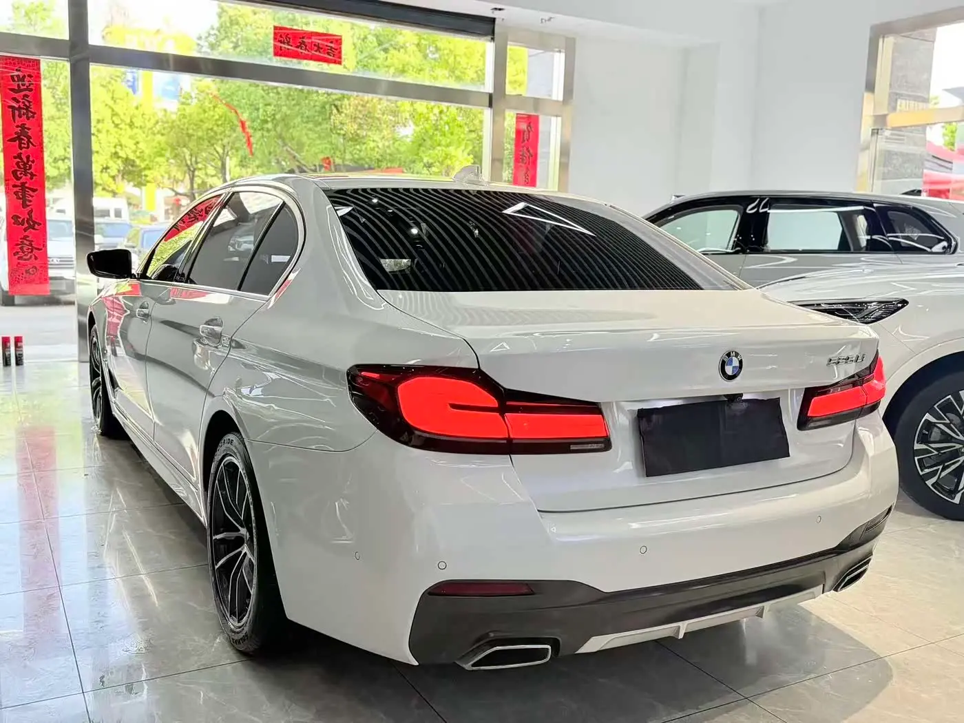 BMW 5 Series 2021 — Фото 10/20