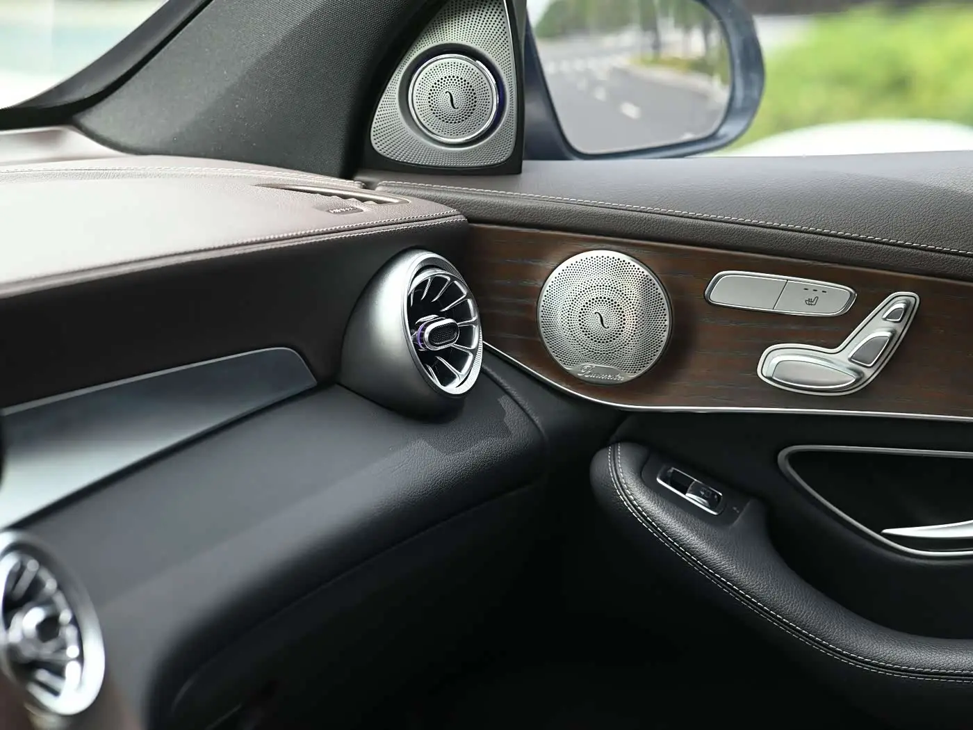 Mercedes-Benz GLC 2022 — Фото 14/17