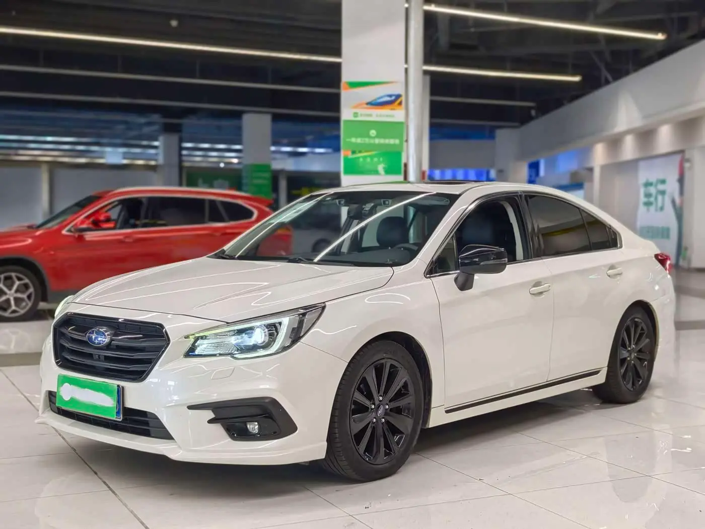Subaru Legacy 2020 — Фото 1/18
