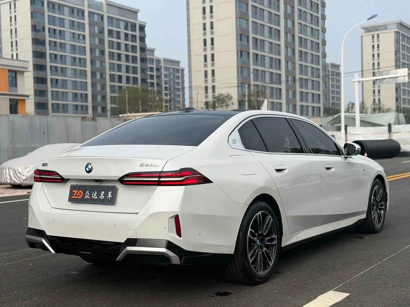 BMW 5 Series 2025 — Photo 17/17