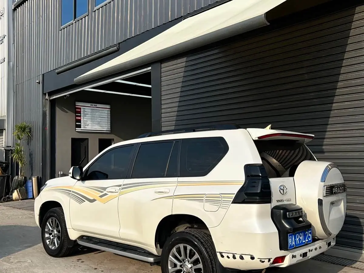 Toyota Prado 2018 — Photo 5/14