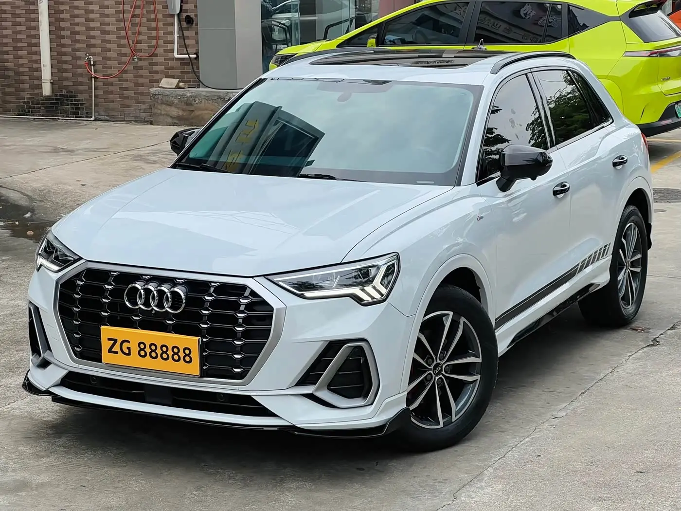Audi Q3 2022 — Photo 1/18