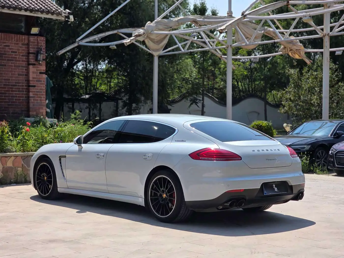 Porsche Panamera 2016 — Photo 6/20