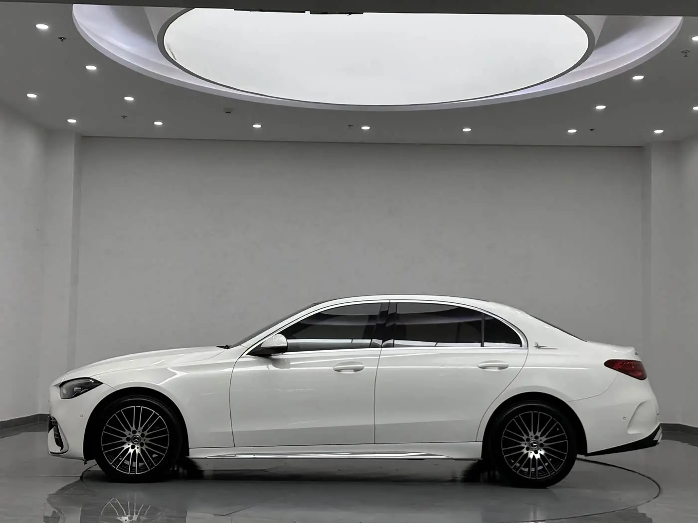 Mercedes-Benz C-Class 2024 — Photo 5/20