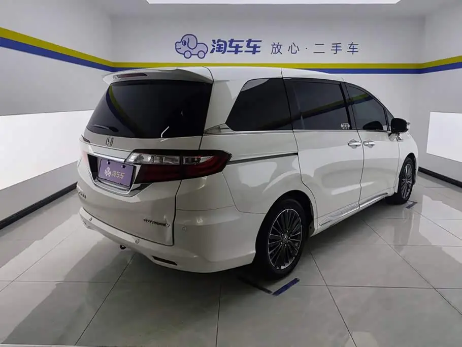 Honda Odyssey 2018 — Photo 3/16