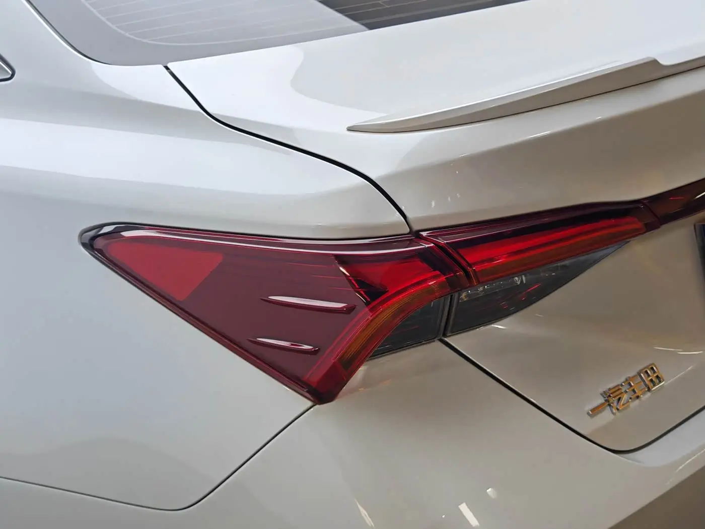 Toyota Avalon 2024 — ფოტო 7/20