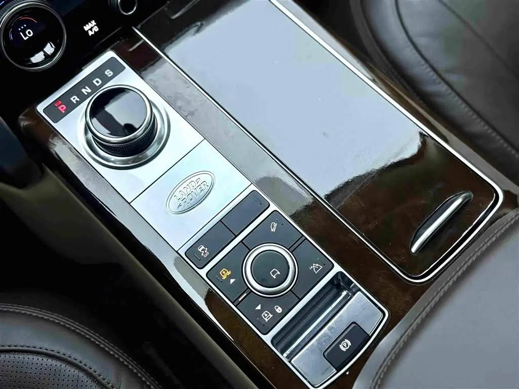 Land Rover Range Rover 2022 — Photo 12/20