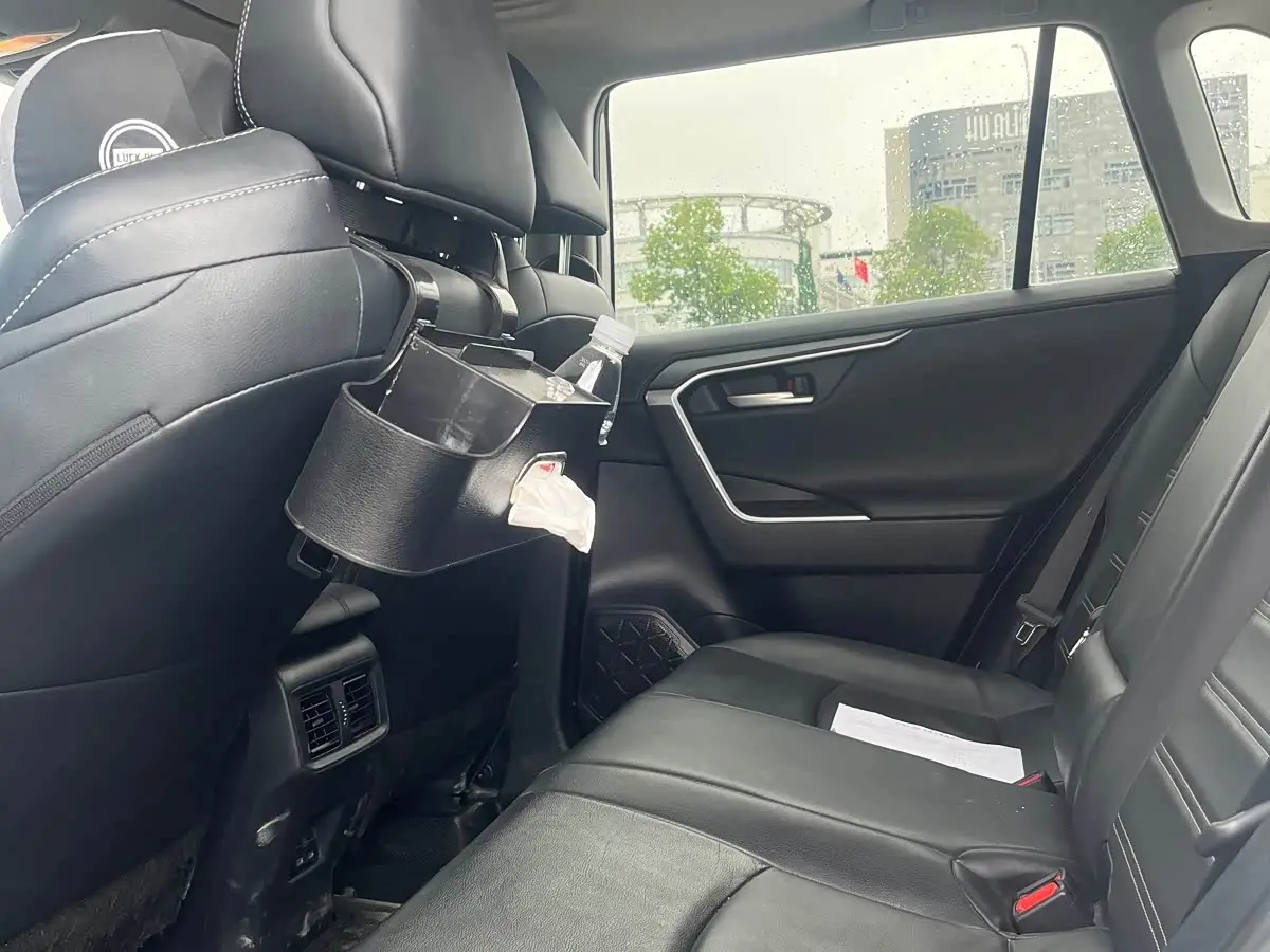 Toyota Wildlander 2023 — Photo 5/10