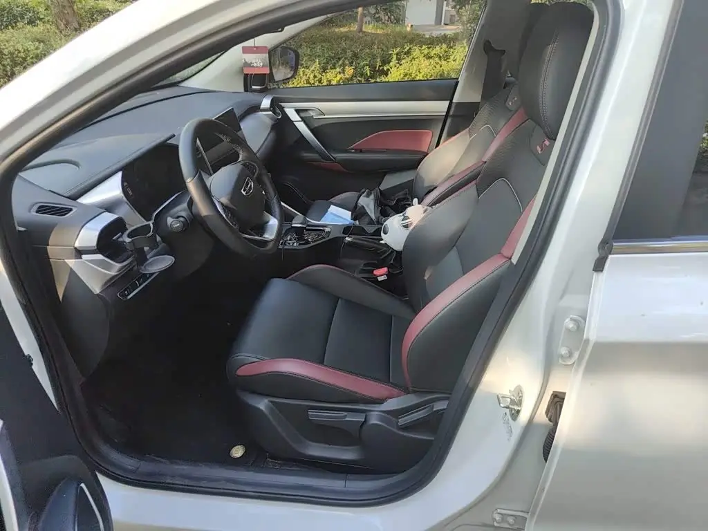 Geely Binyue 2023 — Photo 8/20