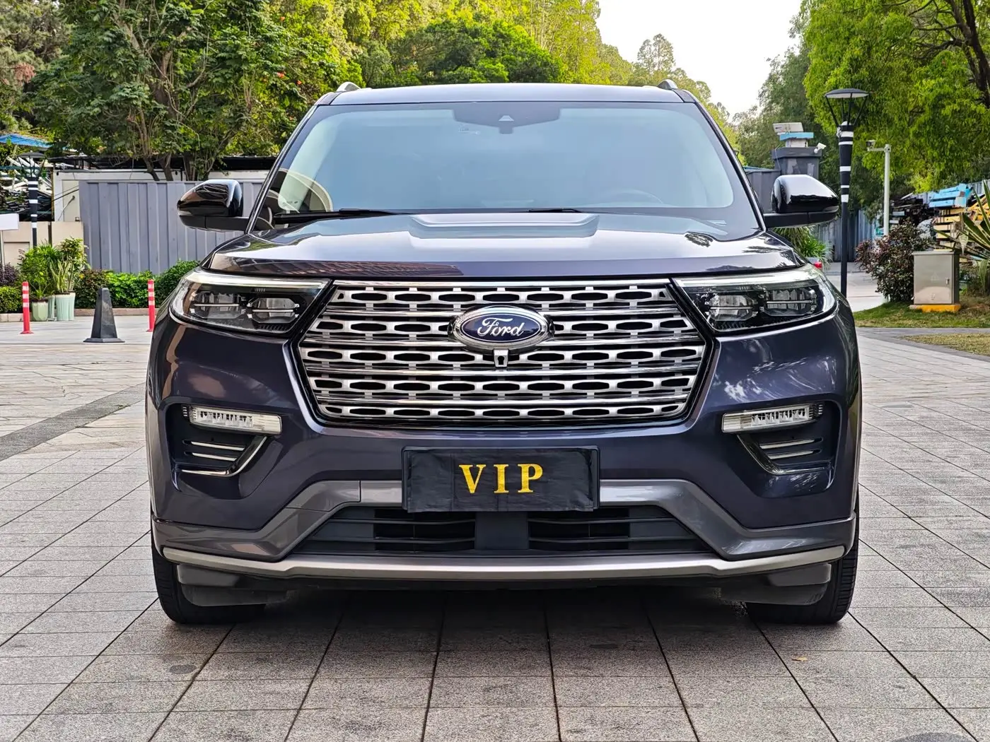 Ford Explorer 2021 — Photo 2/16