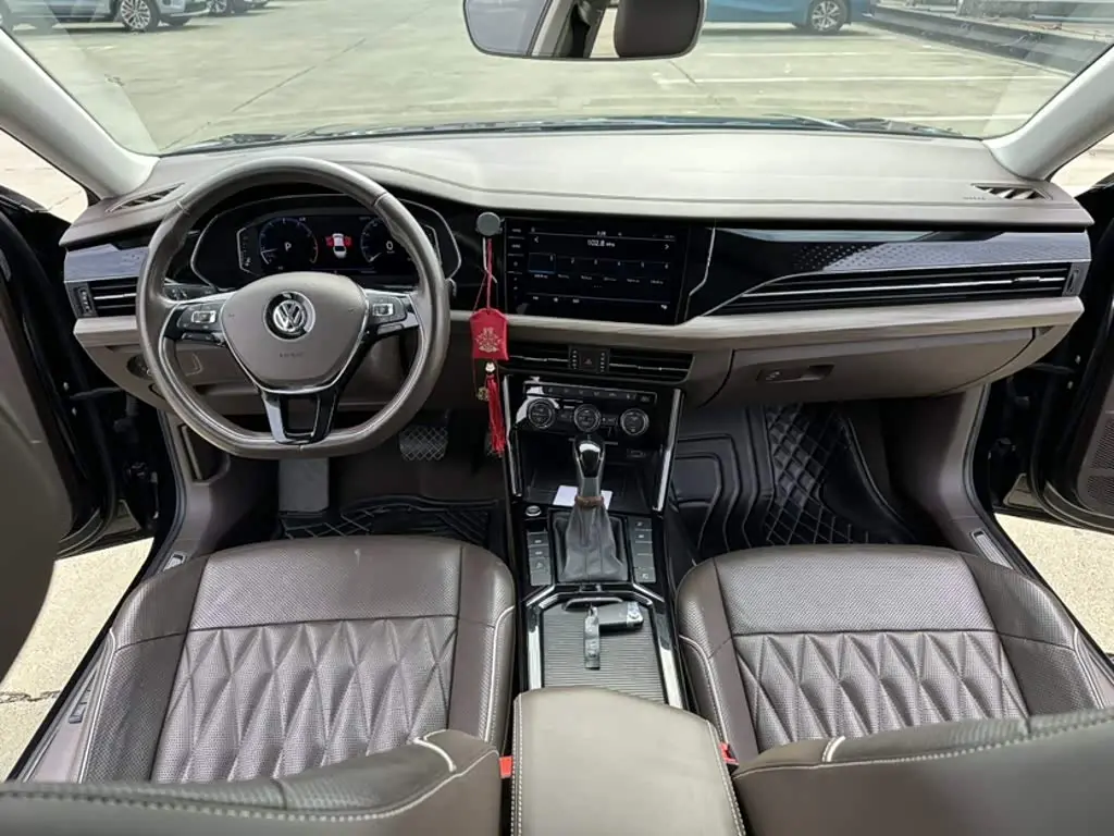 Volkswagen Passat 2018 — Фото 13/20