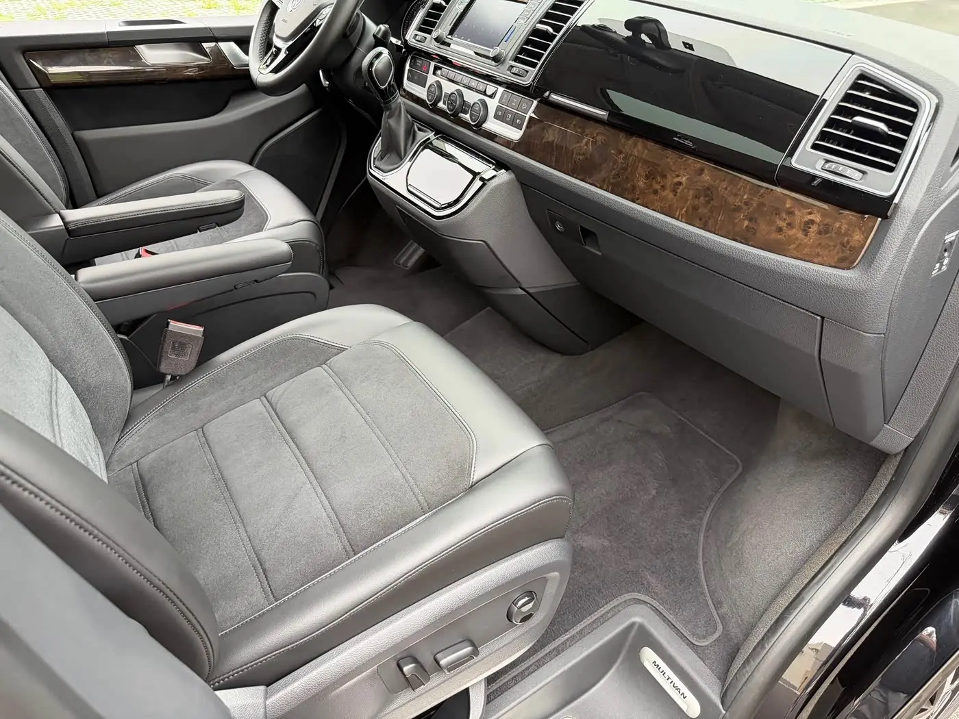 Volkswagen Multivan 2019 — Фото 16/20