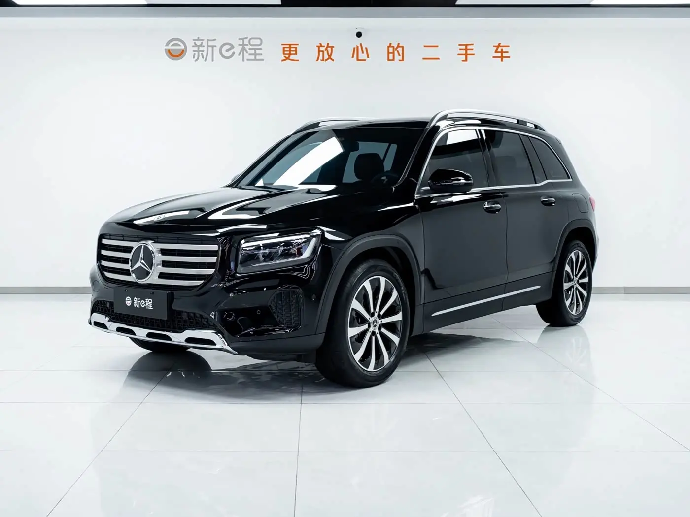 Mercedes-Benz GLB 2024 — Фото 1/8