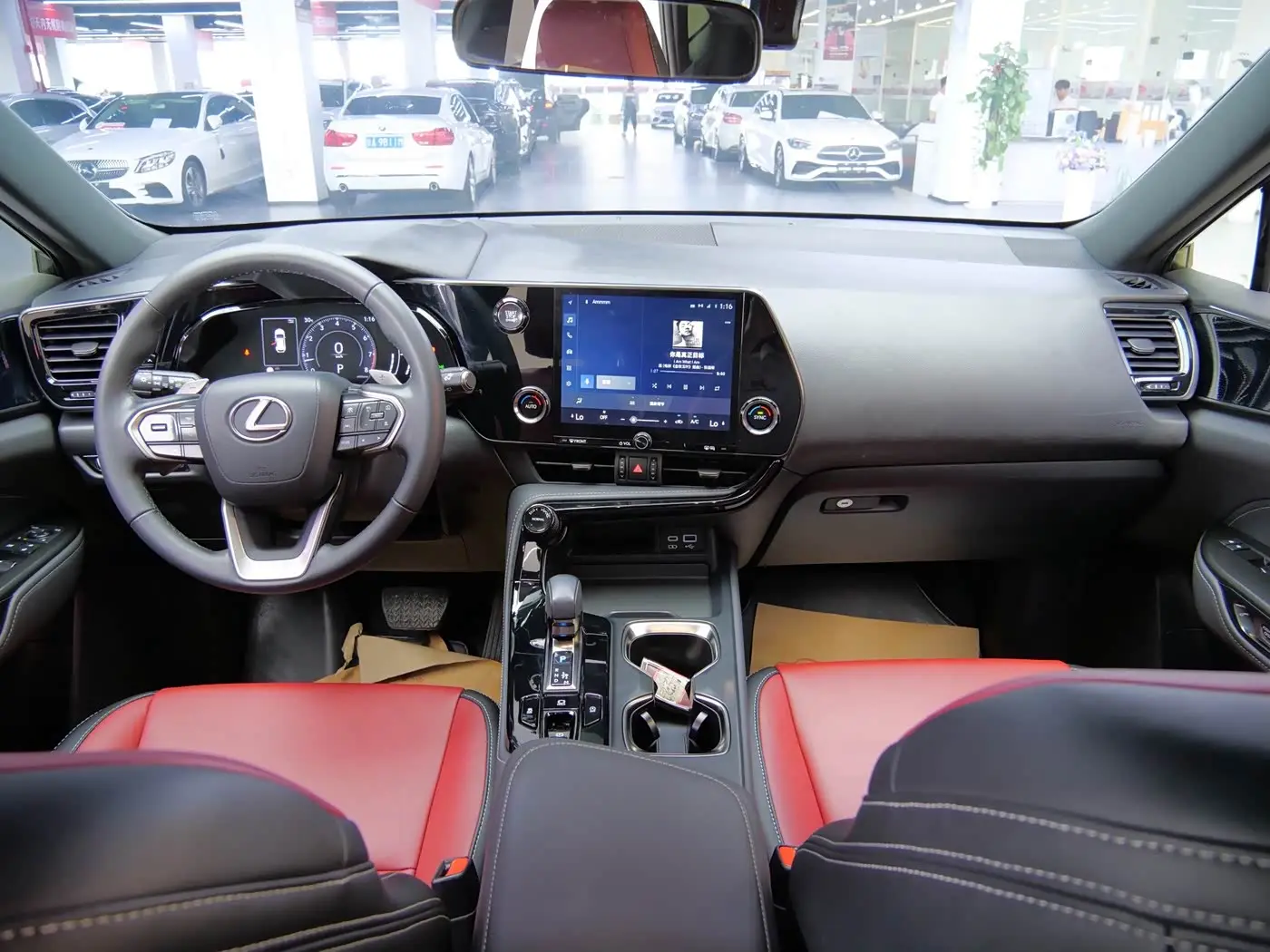 Lexus NX 2023 — Photo 9/18