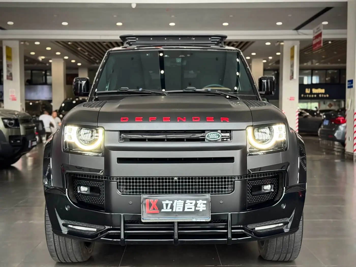 Land Rover Defender, 2024