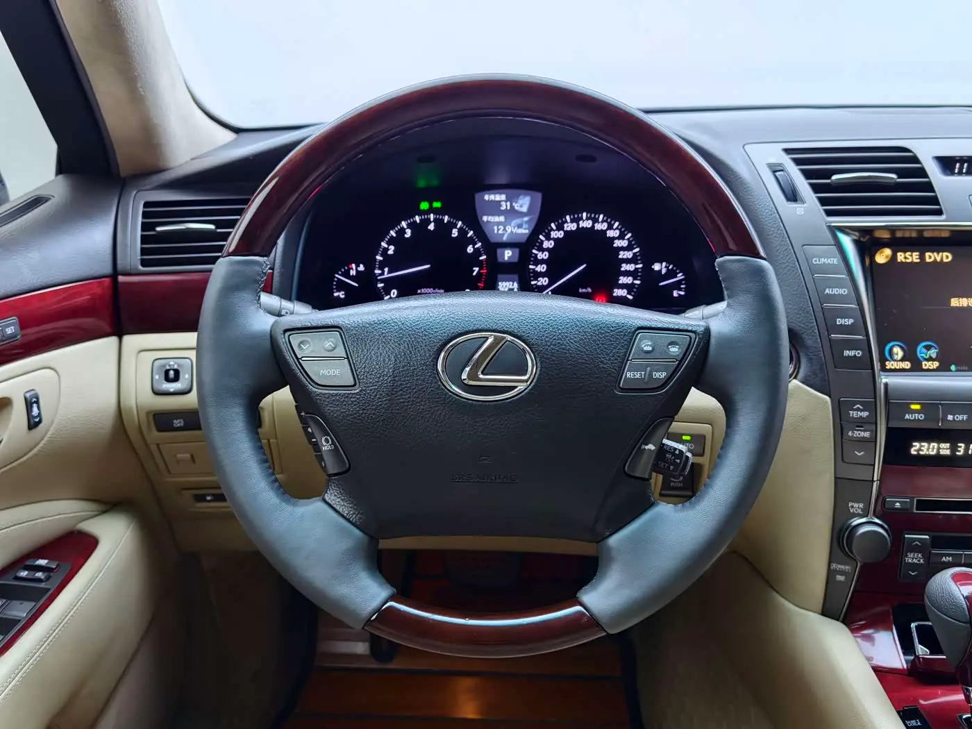 Lexus LS 2009 — Фото 15/20