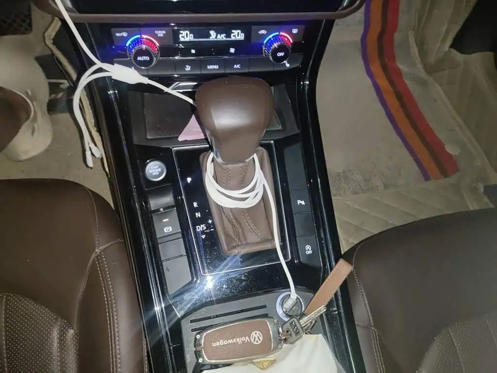 Volkswagen Phideon 2021 — Photo 7/20