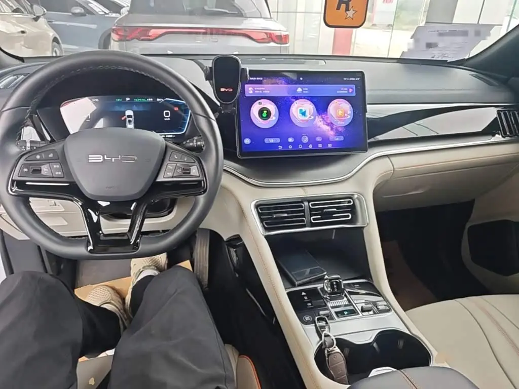 BYD Song PLUS PHEV 2024 — Photo 10/20