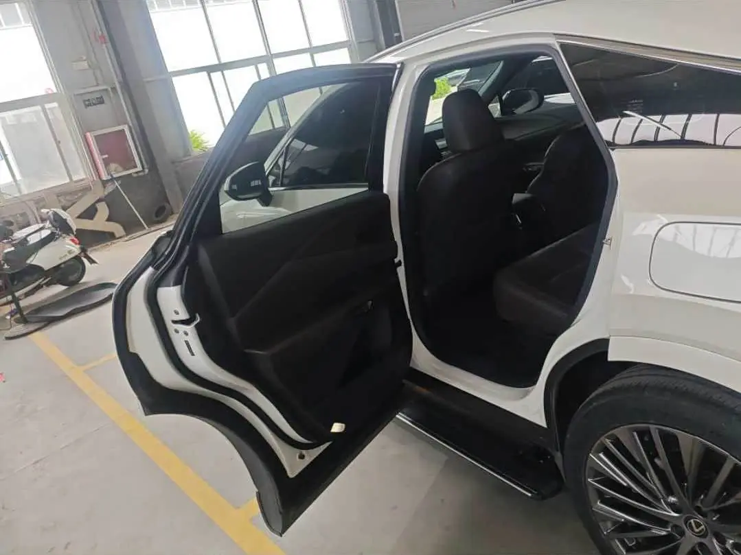 Lexus RX 2023 — Şəkil 4/5