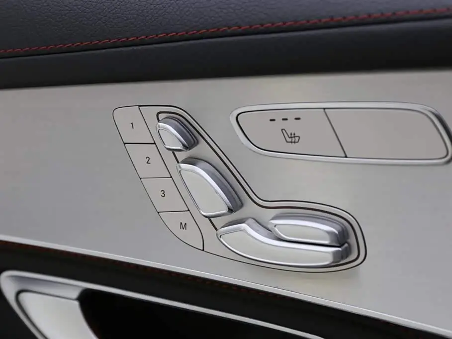 Mercedes-Benz GLC AMG 2018 — Фото 16/20
