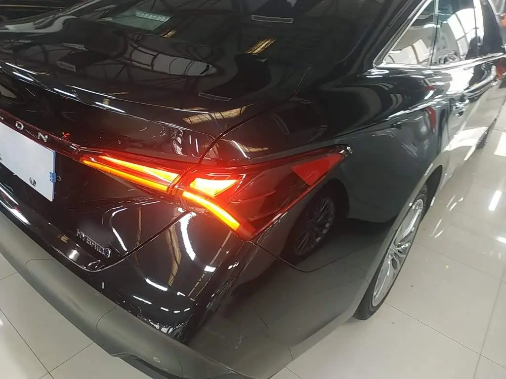 Toyota Avalon 2023 — Photo 8/20