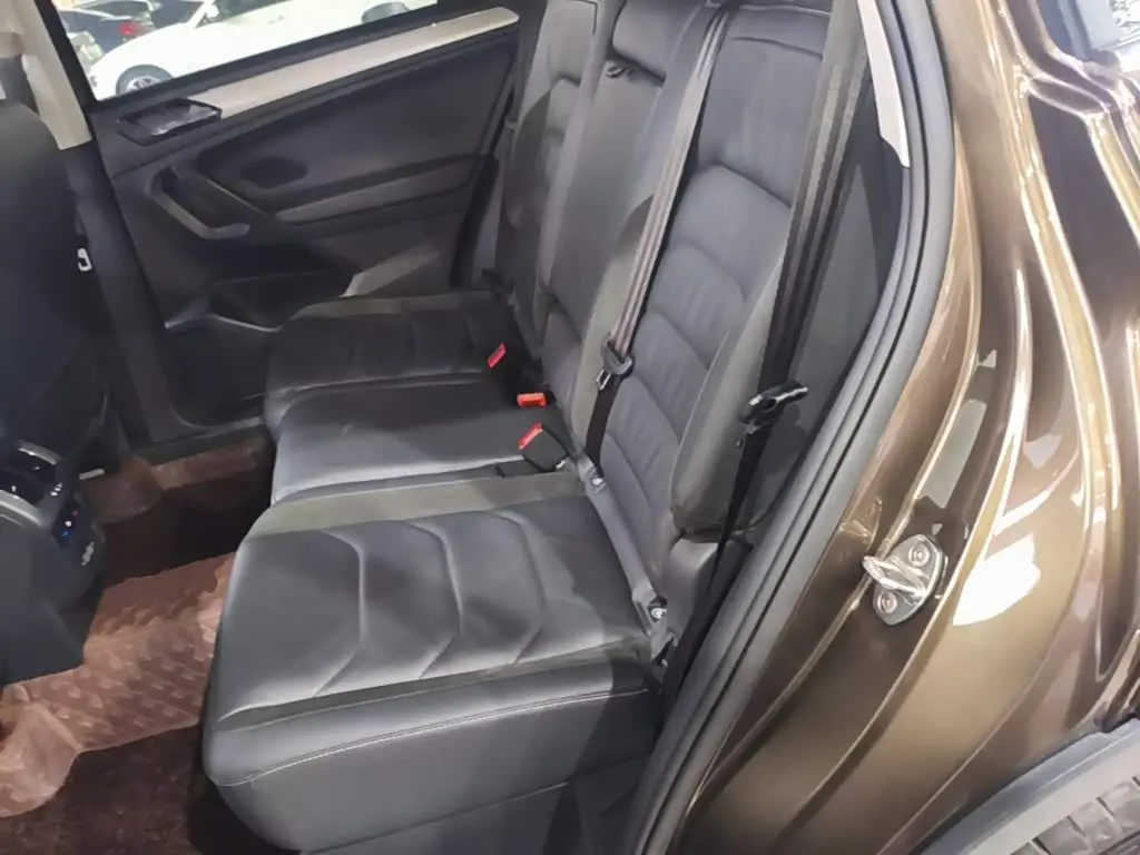 Volkswagen Tiguan L 2019 — Фото 17/20