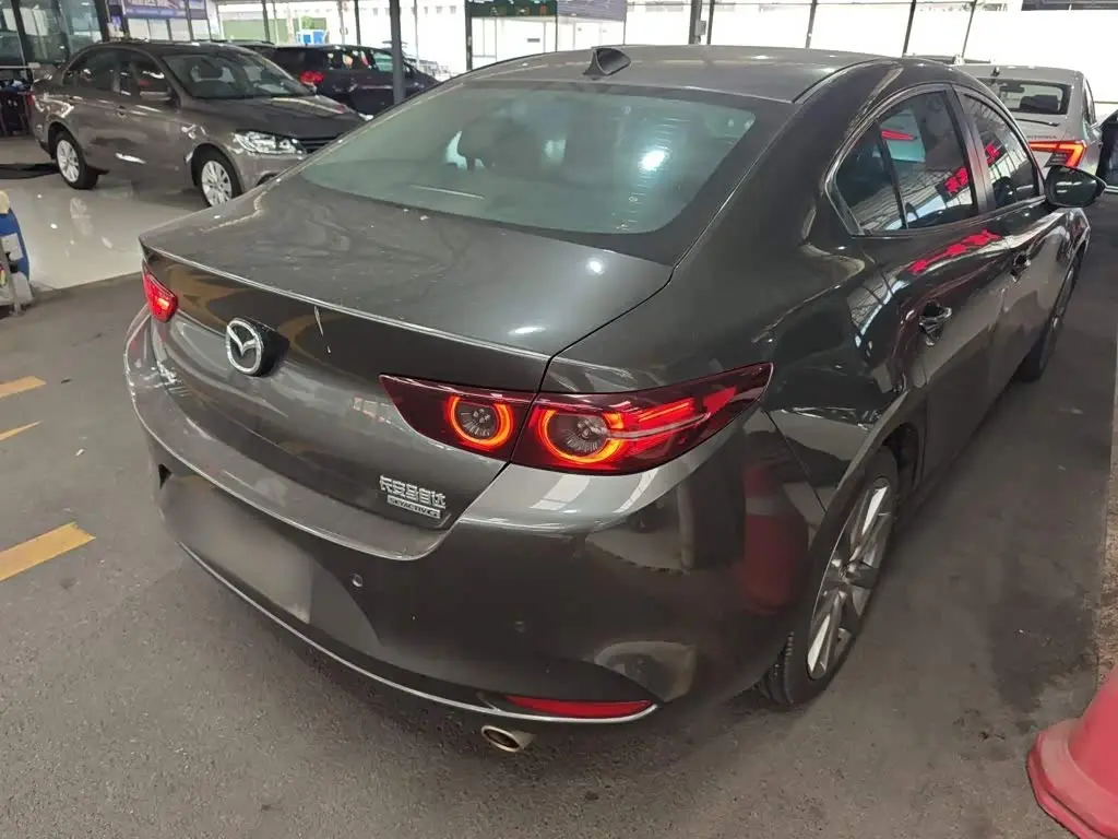 Mazda Mazda3 Axela 2022 — Photo 4/20