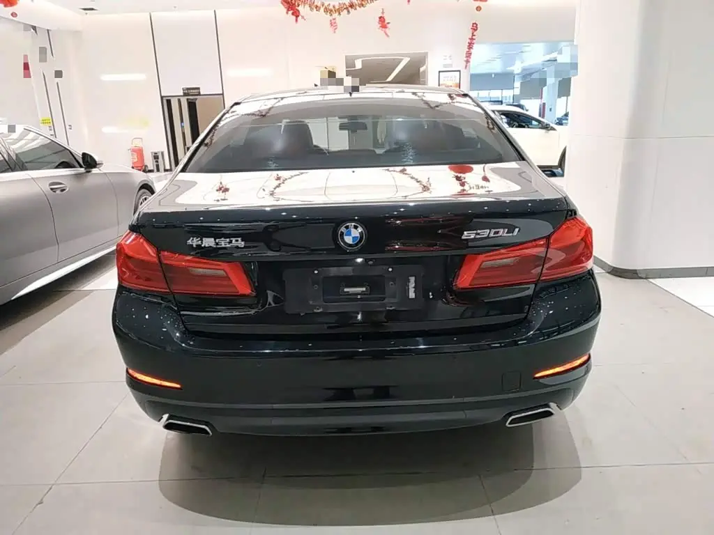 BMW 5 Series 2018 — Фото 4/20