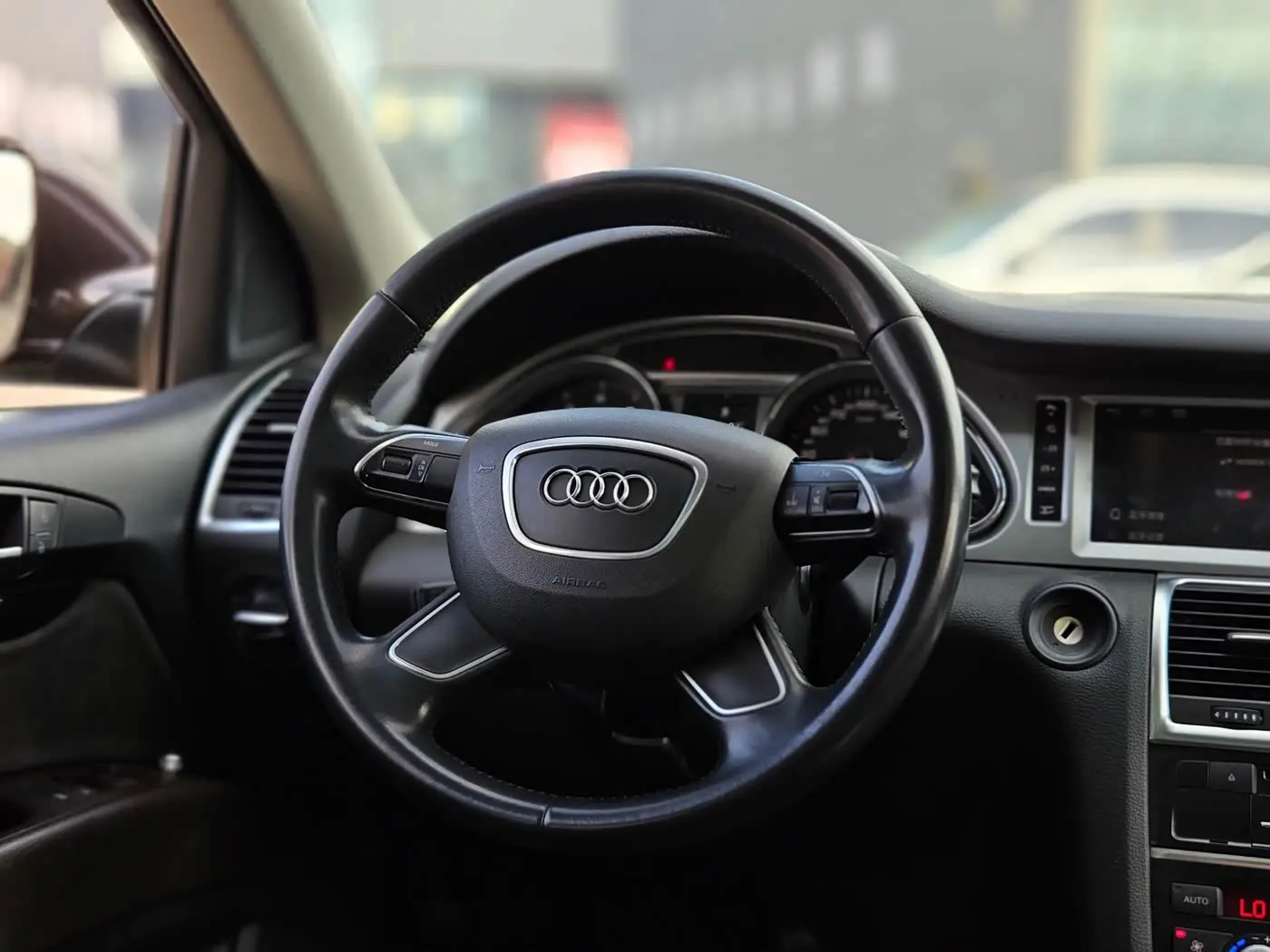 Audi Q7 2015 — Фото 12/20